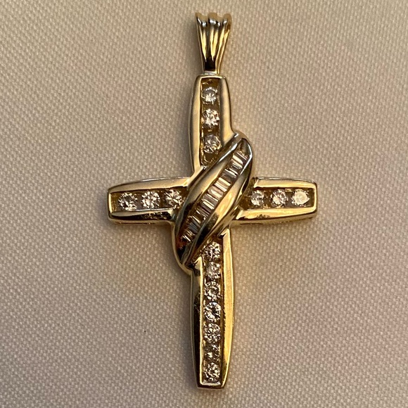 .58 ct. Natural Diamond 14K Yellow Gold Designer Diamond Cross Pendant Charm - Picture 7 of 7